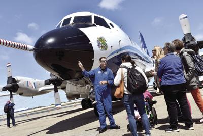Storm Chasers Hurricane Hunters Show Off Tools Of The Trade At Quonset News Independentri Com