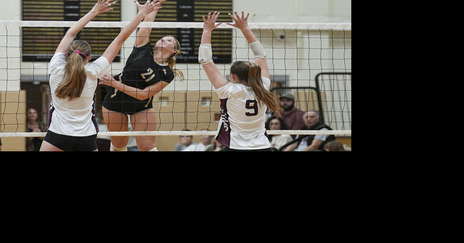 Girls Volleyball: Skippers overcome first set losses of season to remain perfect
