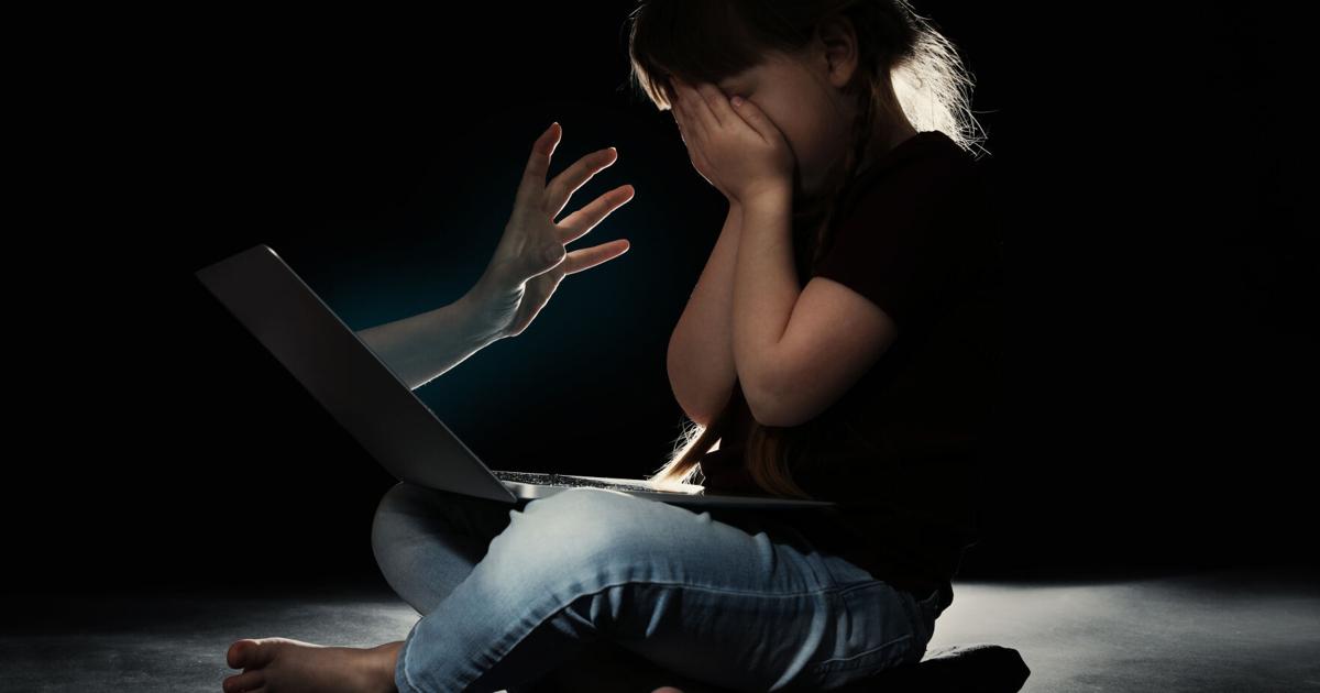 Luring Abuse Example Watch out for these signs of online child luring