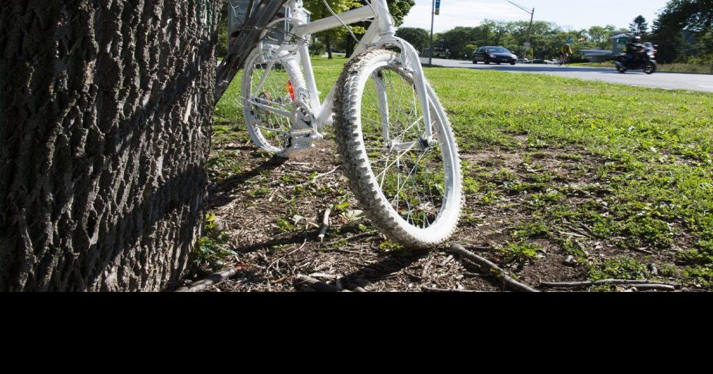 How safe is cycling in Oakville?