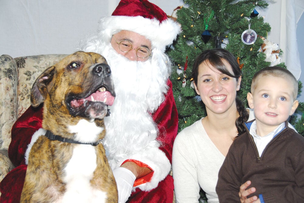 Humane Society Pet Pics with Santa