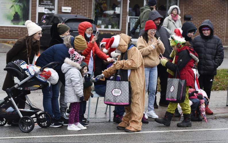 Burlington Santa Claus Parade draws thousands