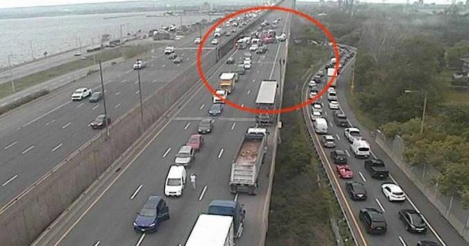 Bad crash on QEW in Burlington on May 22 - Vimarsana News