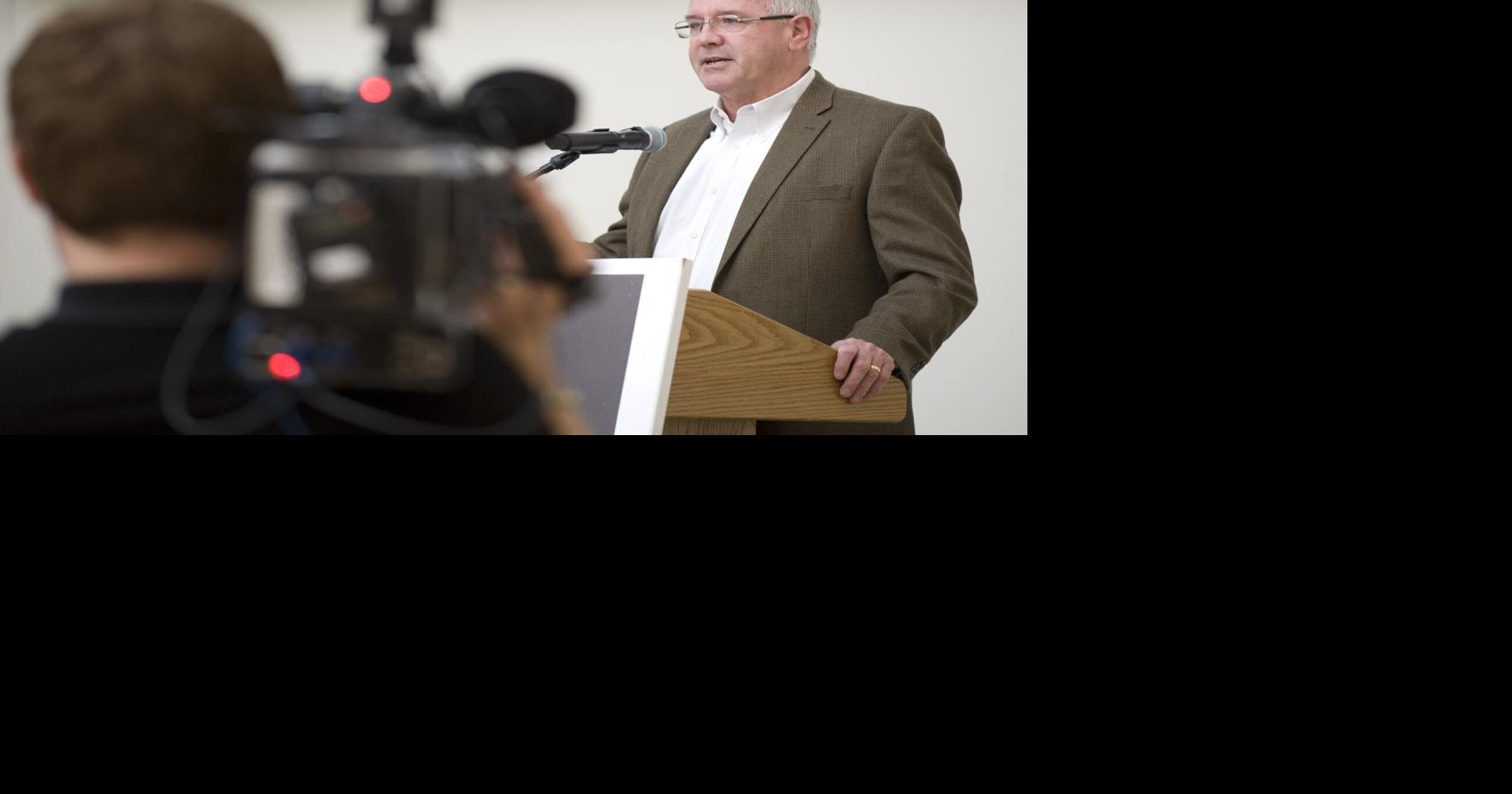 Flynn speaks about the deleted gas plant emails