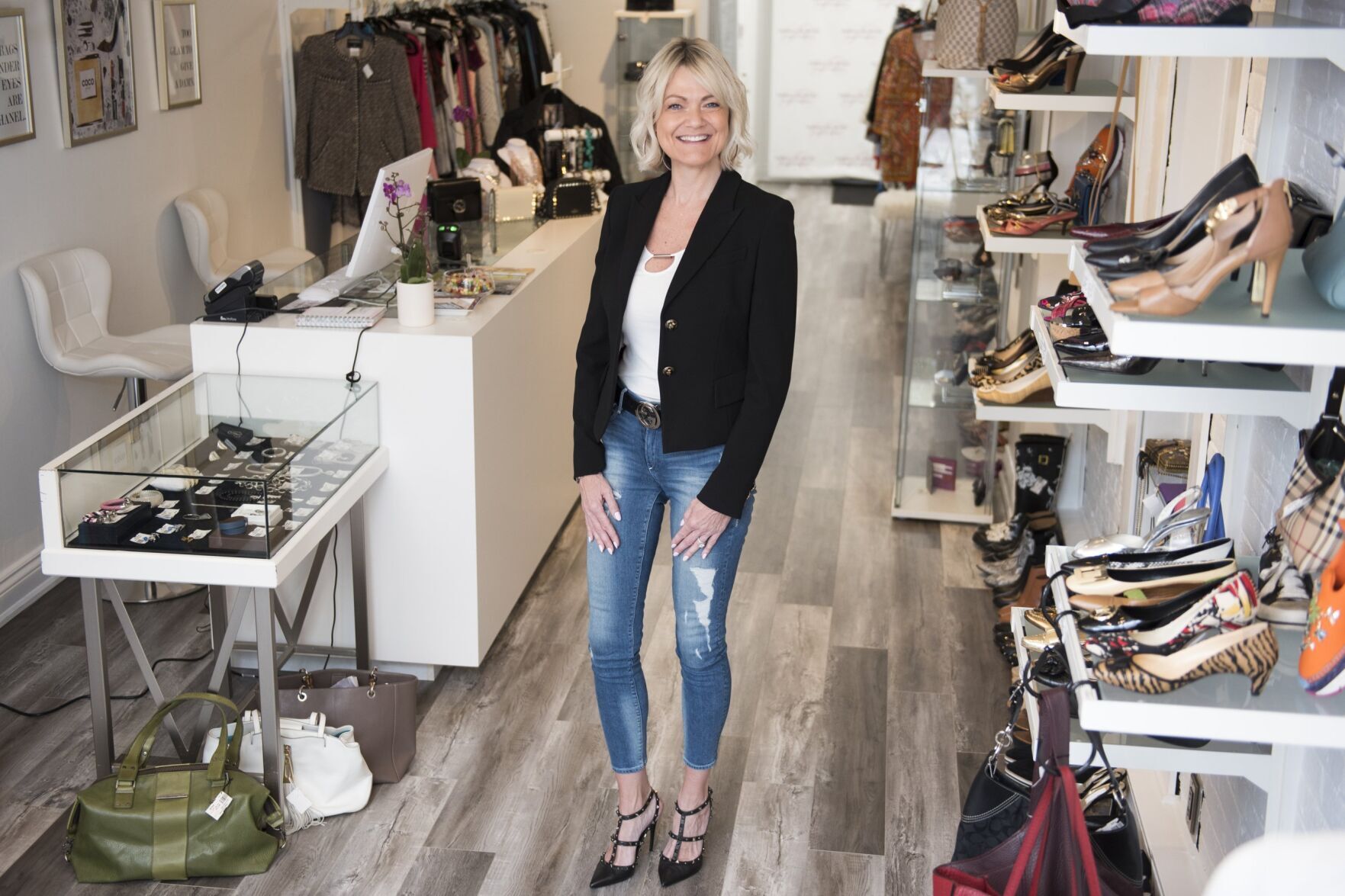 Calling Burlington Fashionistas This high end consignment shop