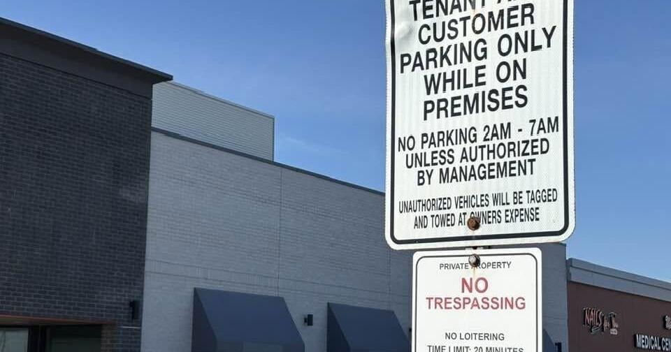 Oakville council approves new towing rules in business districts