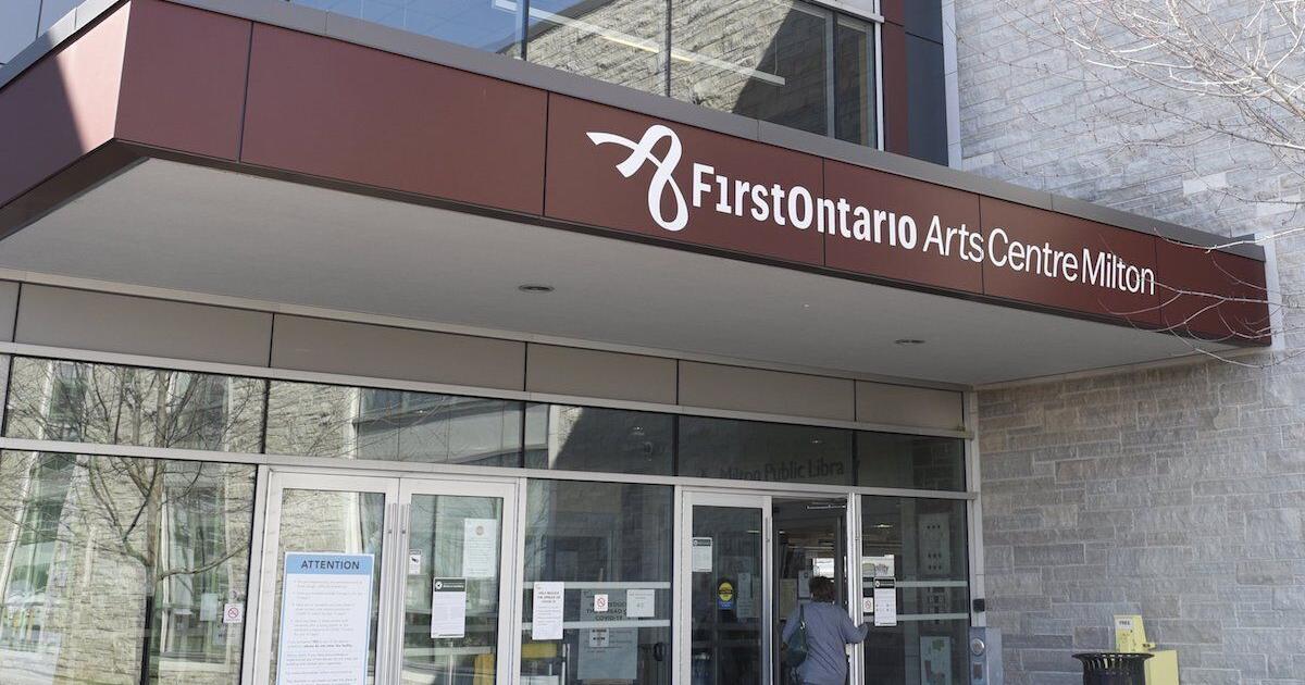 Milton program connects seniors and preschoolers through art