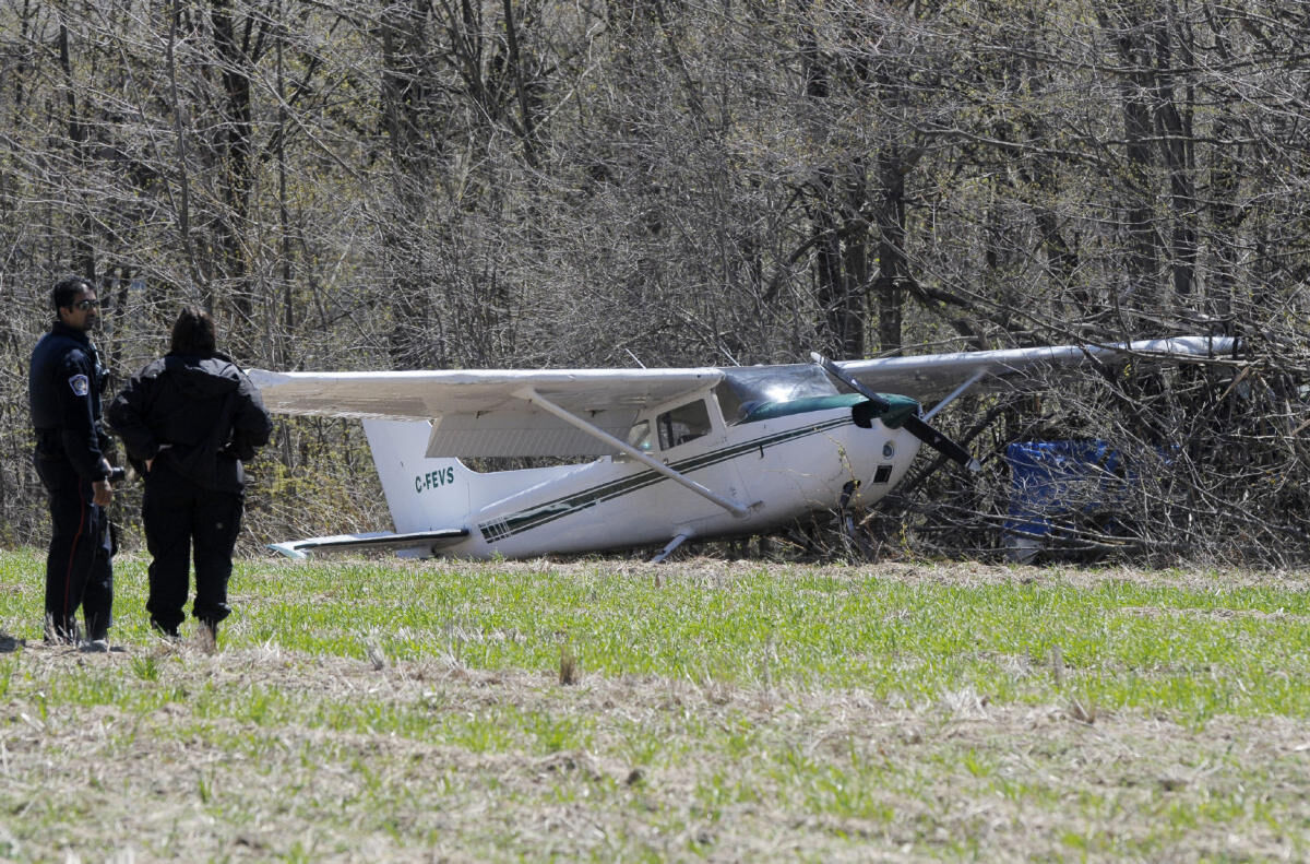 Plane makes forced landing behind Burlington high school