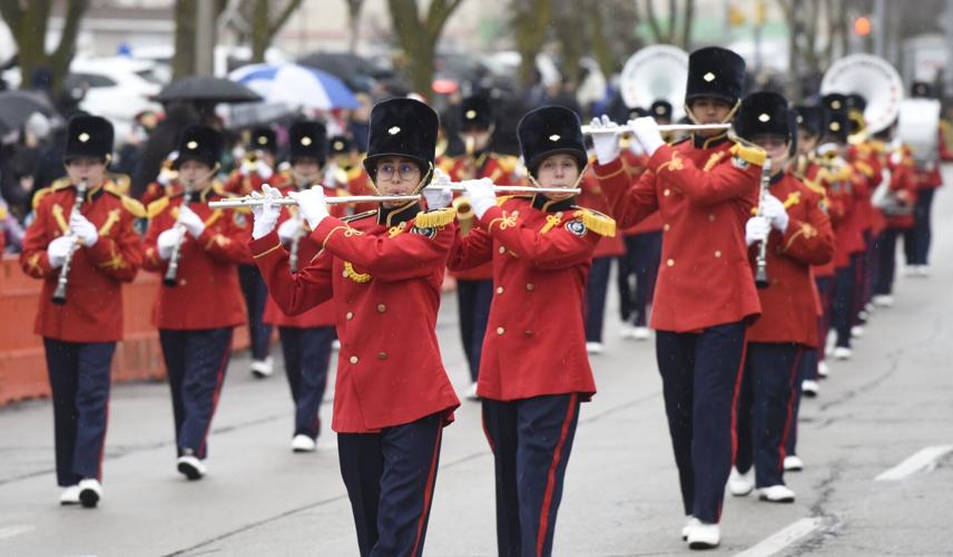 Burlington Santa Claus Parade draws thousands