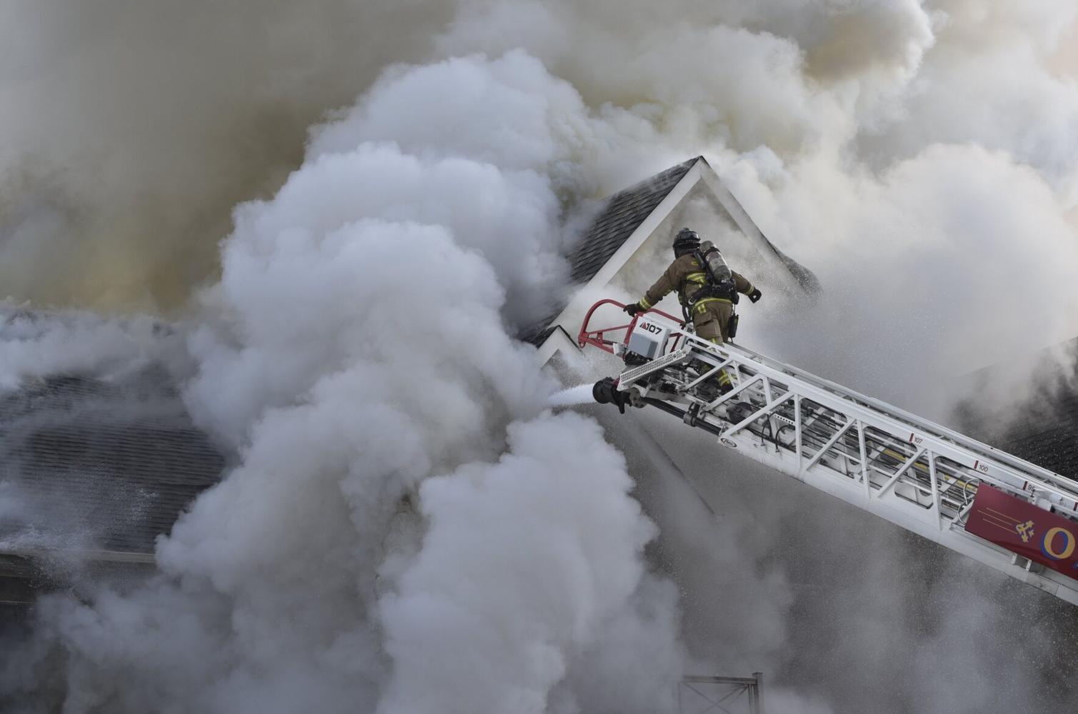 VIDEO Large house fire in Oakville leaves firefighter injured as