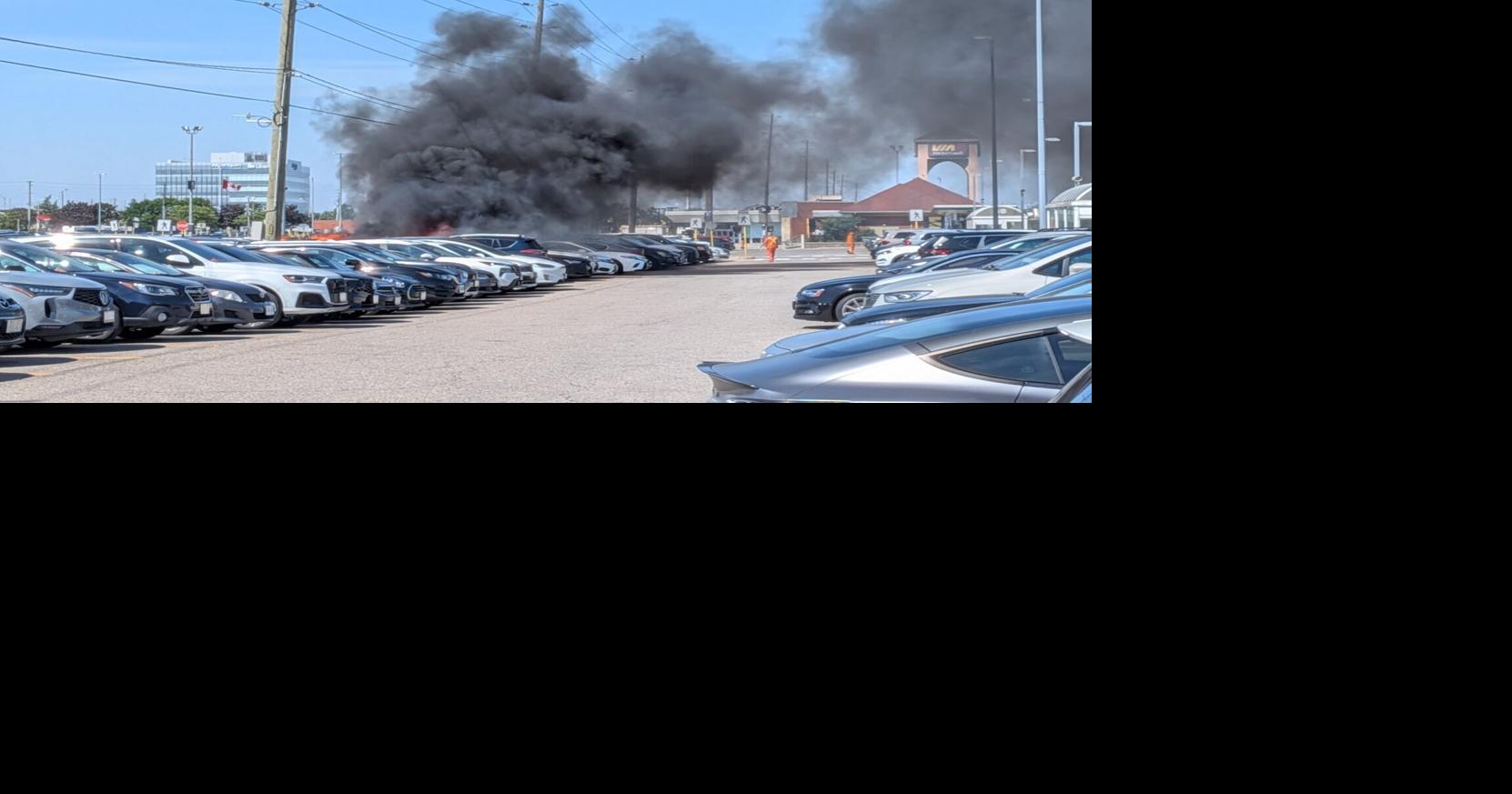 Explosion of hydro transformer believed to be behind fire causing damages to multiple vehicles at Oakville GO station's north lot