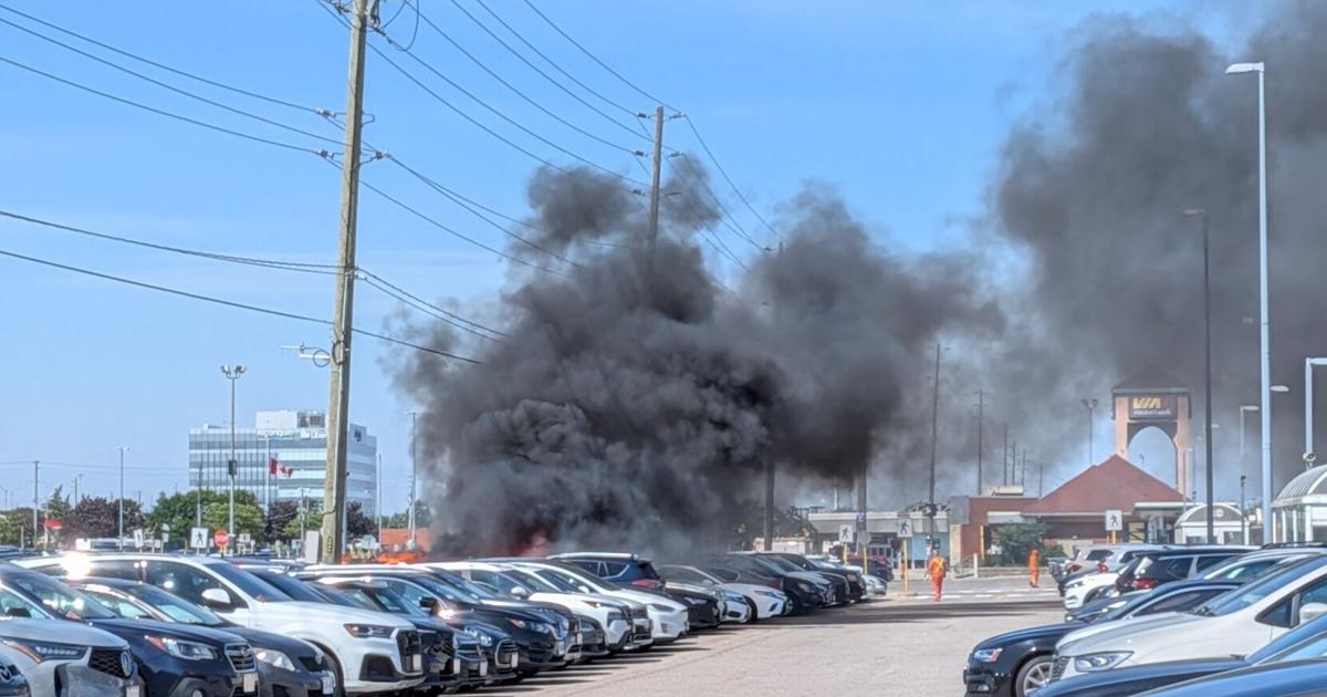 Explosion of hydro transformer believed to be behind fire causing damages to multiple vehicles at Oakville GO station's north lot