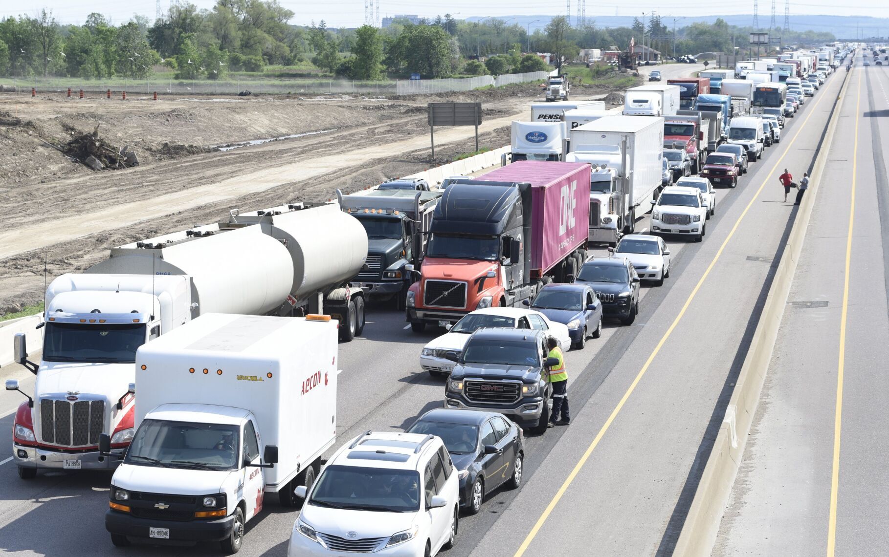 ALL LANES CLOSED Significant closures in Oakville and Burlington