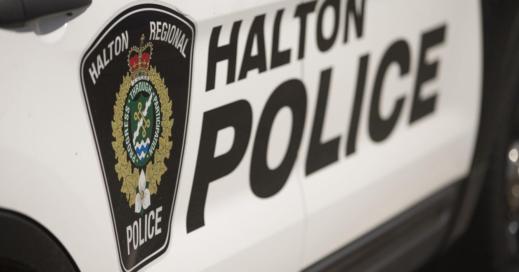 Two suspects sought after Oakville Petro-Canada break-in - Vimarsana News