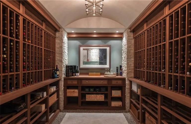 $39M Oakville estate: Luxury living with stunning views