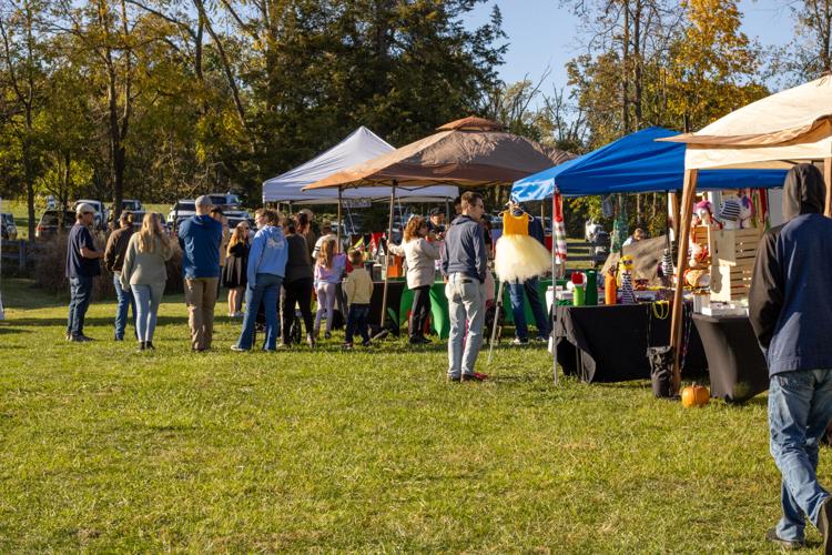 GALLERY Culpeper festival goers enjoy winery's fall festival, craft