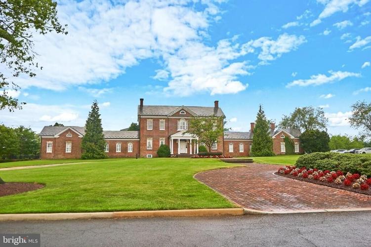 Top six homes for sale in Ashburn Headlines