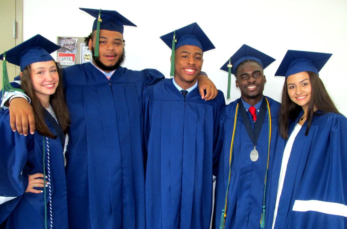 Flint Hill Graduates Urged To Be Themselves Seek The Best Education Insidenova Com