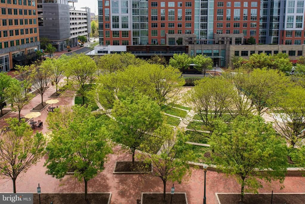 11990 Market St Unit 602, Reston, VA 20190