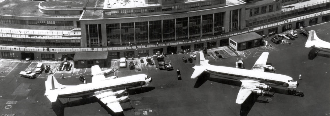 Inside in Ronald Reagan National Airport Editorial Image - Image