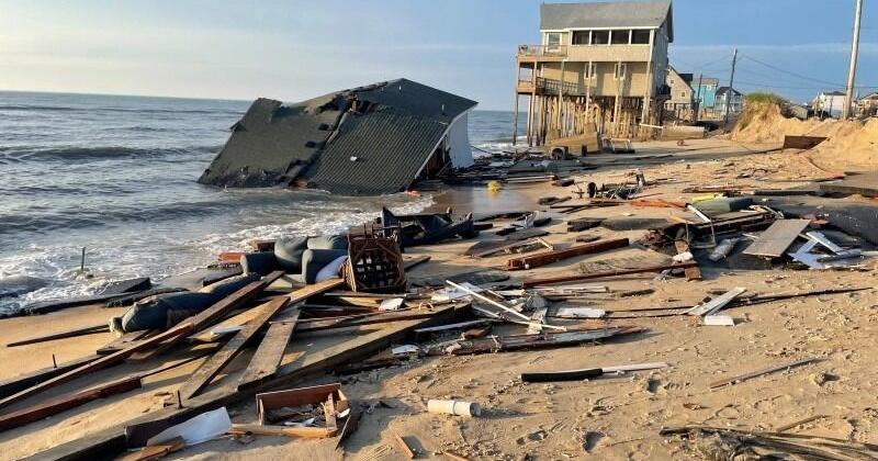Another beach house falls in the ocean on the Outer Banks | Headlines - Vimarsana News