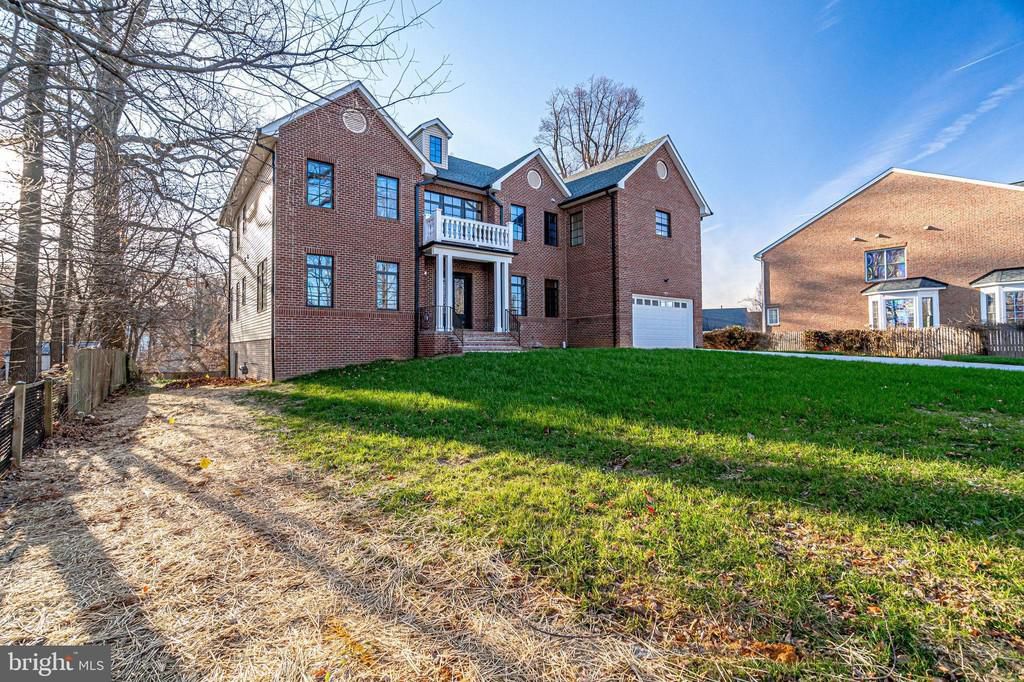 7 top homes for sale in Falls Church Real Estate
