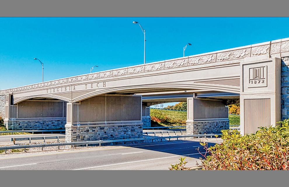 Civic organization aims for 'signature' bridge at Pike over