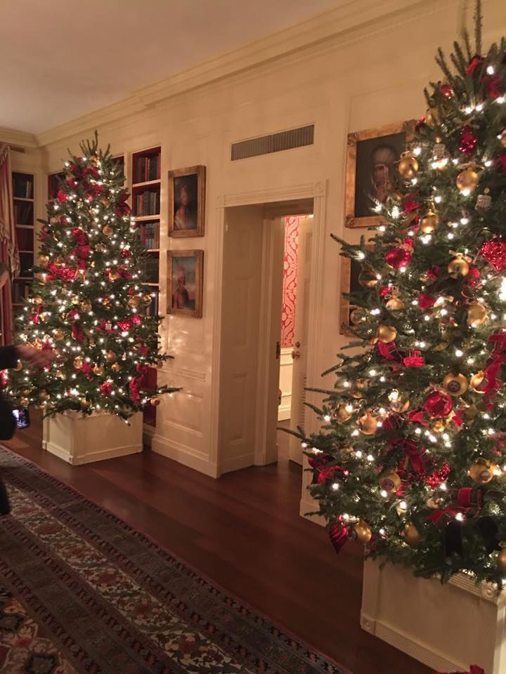 Haymarket Interior Designer Decks The Halls At The White House News Insidenova Com