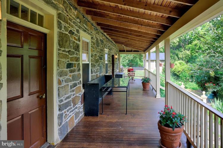 19010 Guinea Bridge Rd, Purcellville, VA 20132_4.jpg