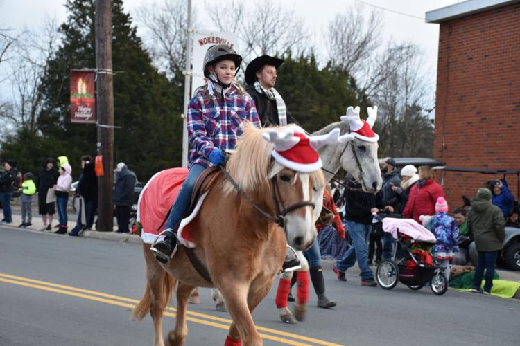 Nokesville celebrates season with community Christmas parade
