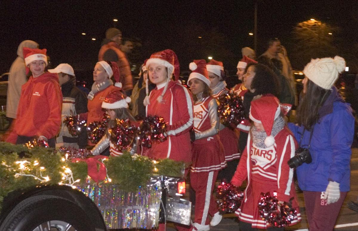 Stafford County Christmas Parade 2022 Stafford County First Christmas Parade Proves Huge Draw | News/Stafford |  Insidenova.com