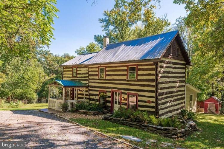 Top 6 homes (and a quirky log cabin) for sale in Leesburg Headlines