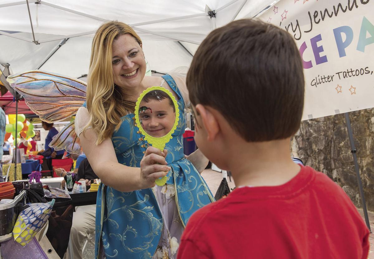 Occoquan Draws Large Crowd For 50th Fall Arts Crafts Show News Prince William Insidenova Com