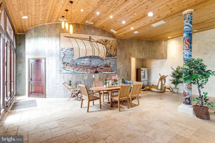 612 Rivercrest Dr, McLean, VA 22101_3.jpg