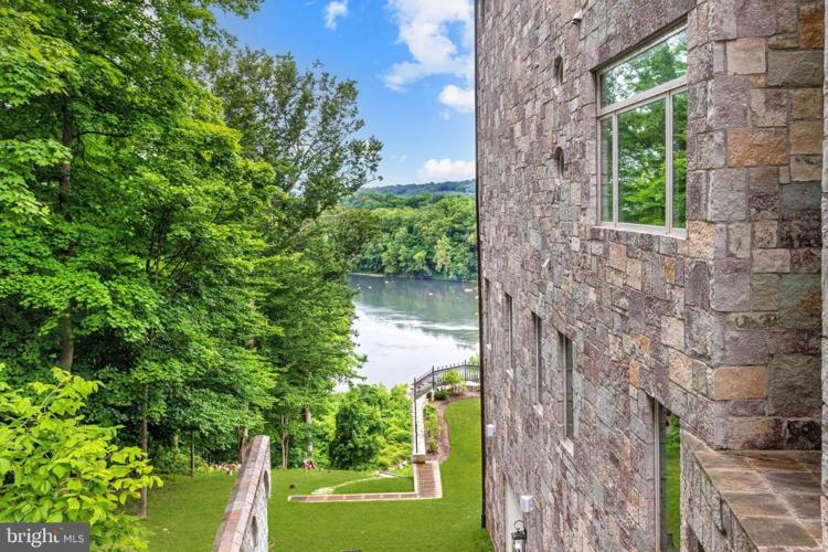 612 Rivercrest Dr, McLean, VA 22101_2.jpg