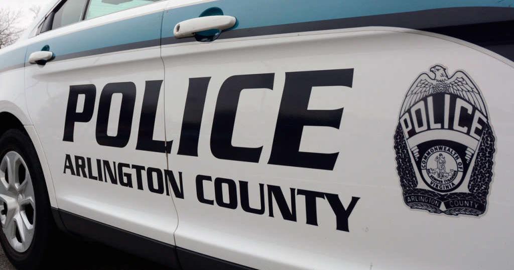 Man shot by police after barricade at Arlington 7-Eleven