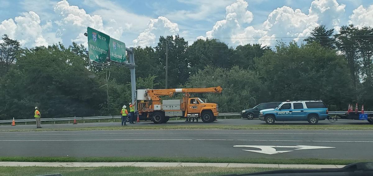 Eastbound Dale Boulevard closed after crash damages overhead sign
