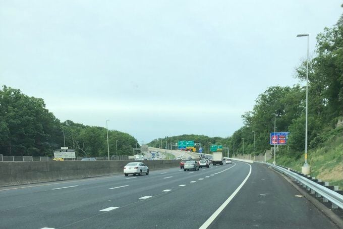 Lengthy delay to remove Potomac Mills sign, reopen southbound I-95