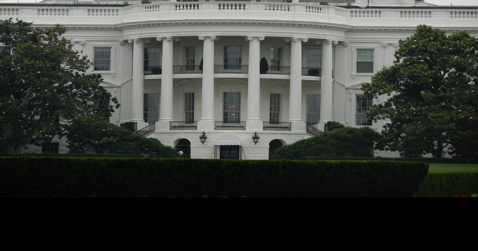 Executive order gives federal employees Christmas Eve off Headlines