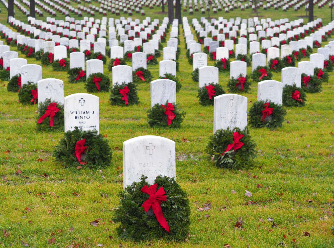 Wreaths Across America convoy of 75 big rigs arrives Friday in