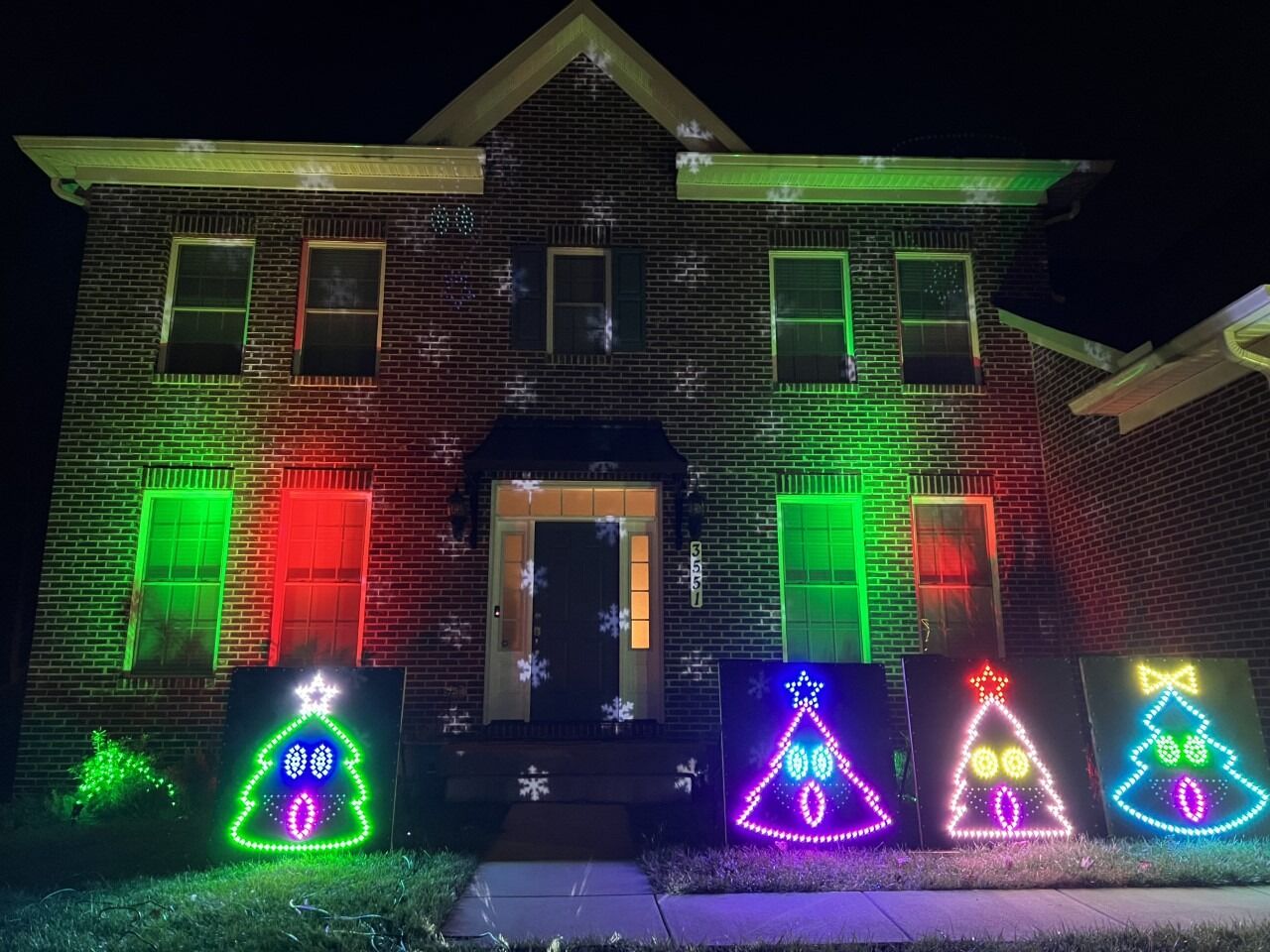 Tacky Christmas Lights in Northern Virginia & Fairfax