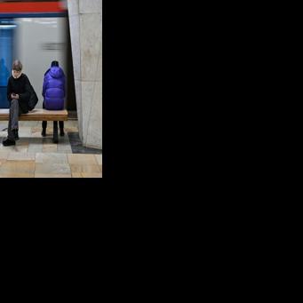 Russia Blocks WhatsApp & Telegram: Push for State-Controlled Max App - News Directory 3