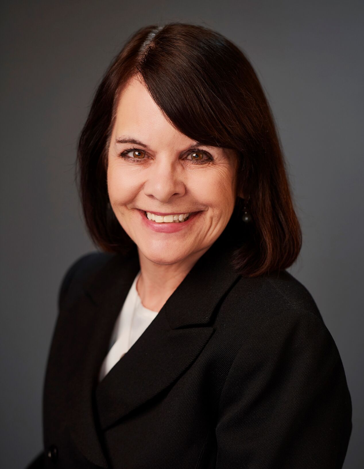 Susan Pierce of Walker Jones, PC, named a top personal injury lawyer for 2020 - Vimarsana News