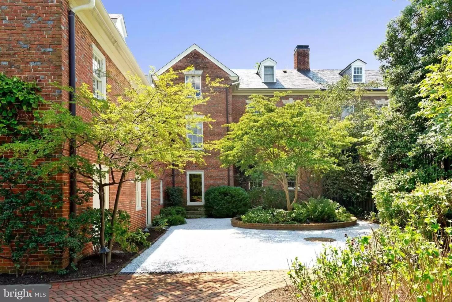 For sale Alexandria's PottsFitzhugh House, childhood home of Robert E