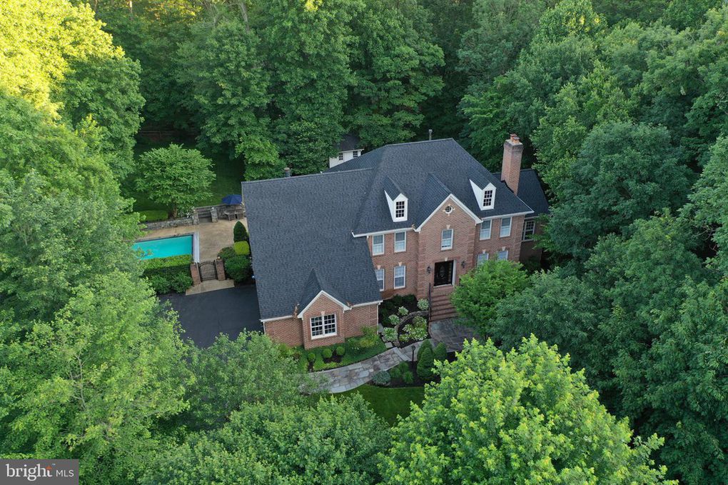 7 top homes for sale in Herndon Real Estate