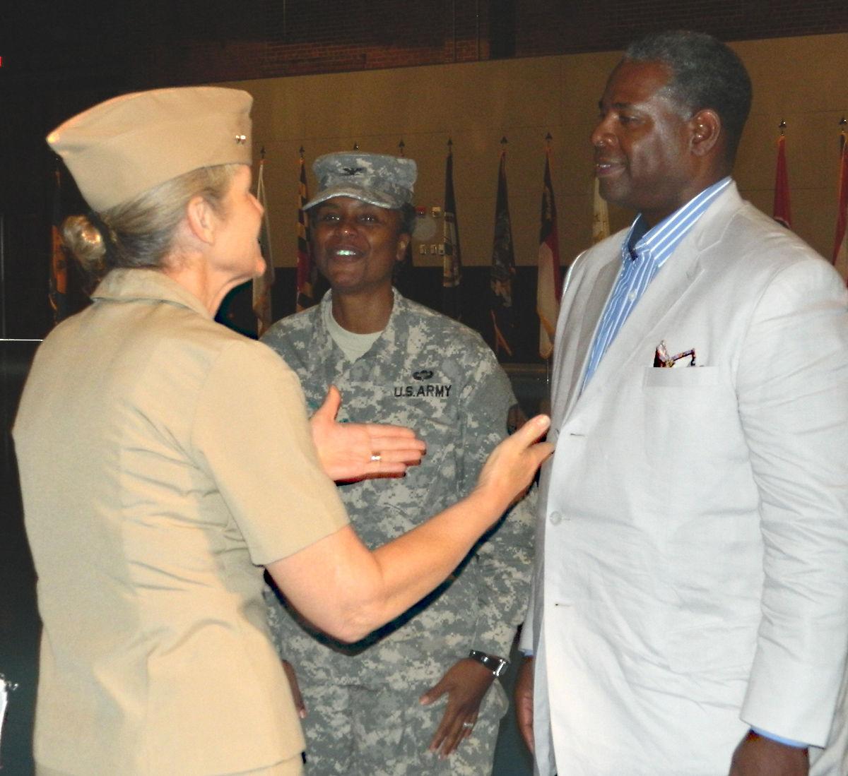 ceremony salutes outgoing, jointbase