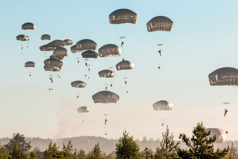 See Army Paratroopers Jump From The Sky At Stafford Regional Airport Headlines Insidenova Com