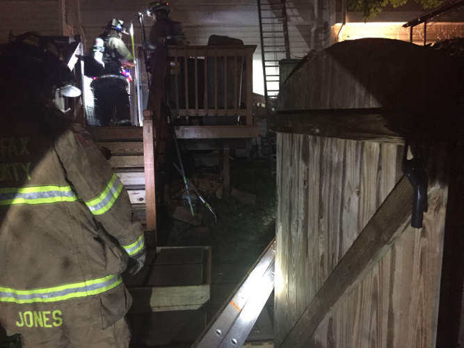 Lightning strike sparks Centreville townhouse fire Wednesday