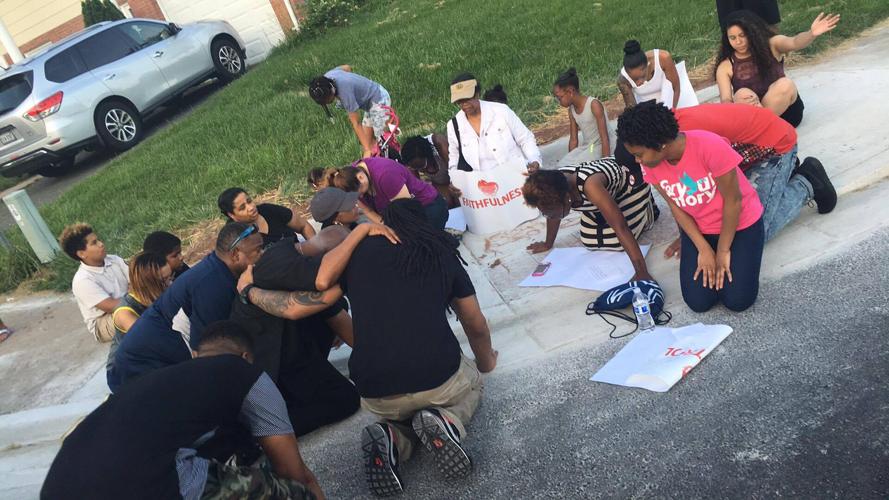 Impromptu group offers up prayers for Dale City Headlines