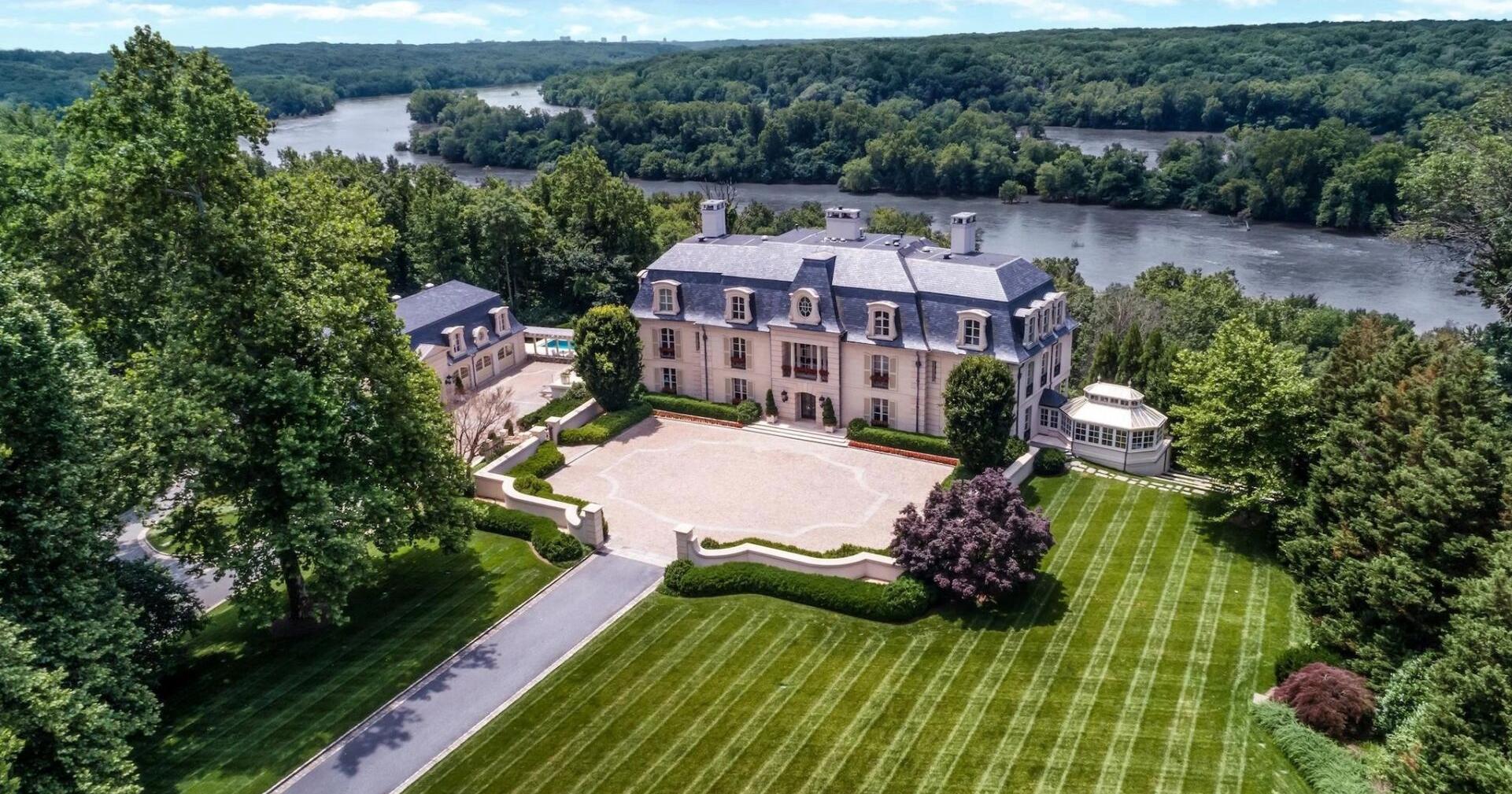 IN PHOTOS: Dan Snyder donates his Maryland mansion after it fails to sell - Vimarsana News
